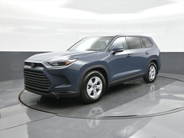 used 2025 Toyota Highlander Hybrid car, priced at $52,992