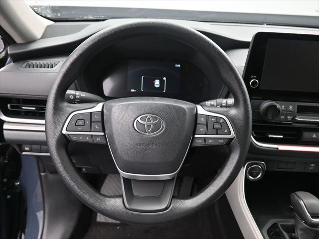 used 2025 Toyota Highlander Hybrid car, priced at $54,715