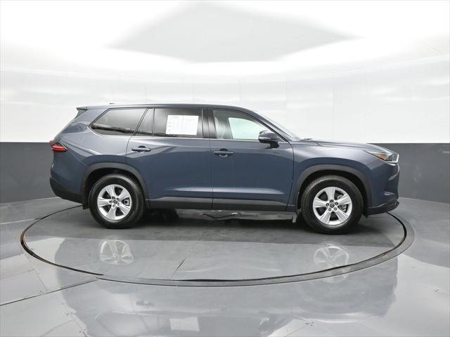 used 2025 Toyota Highlander Hybrid car, priced at $52,992