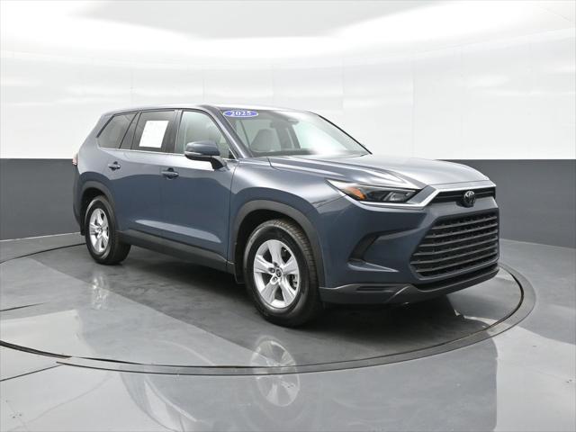 used 2025 Toyota Highlander Hybrid car, priced at $52,992
