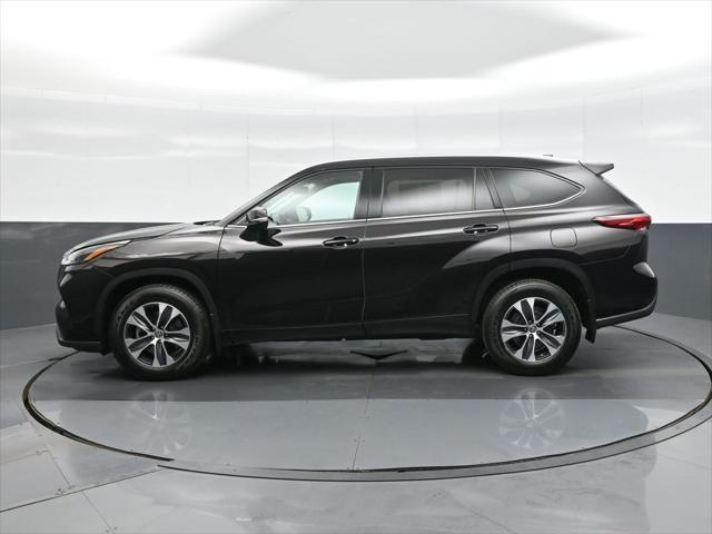 used 2022 Toyota Highlander car, priced at $34,846