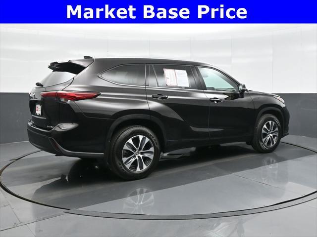used 2022 Toyota Highlander car, priced at $31,997