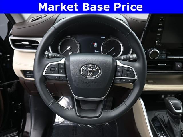 used 2022 Toyota Highlander car, priced at $31,997