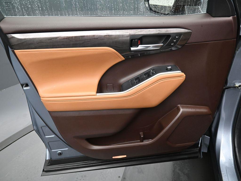used 2022 Toyota Highlander car, priced at $45,964