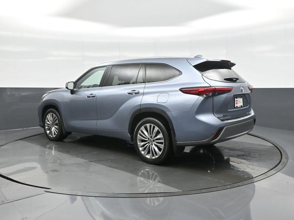 used 2022 Toyota Highlander car, priced at $45,964