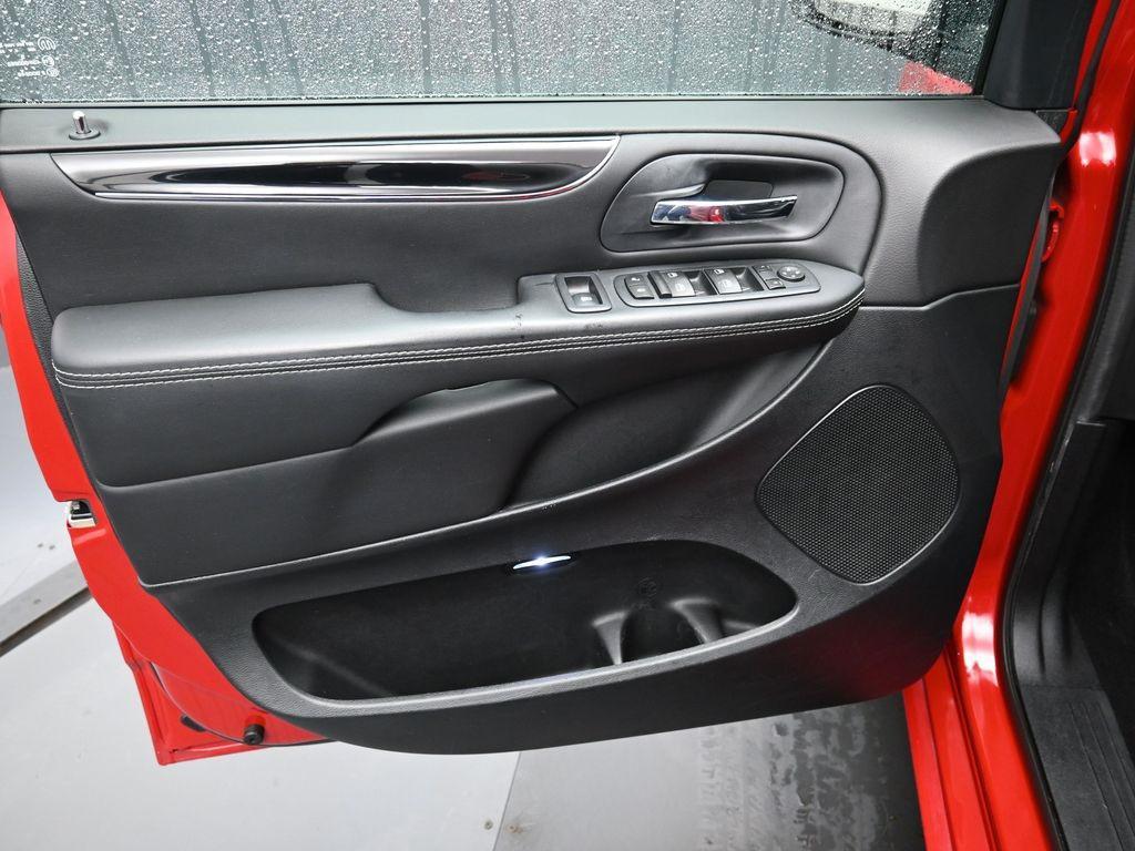 used 2015 Dodge Grand Caravan car, priced at $8,949