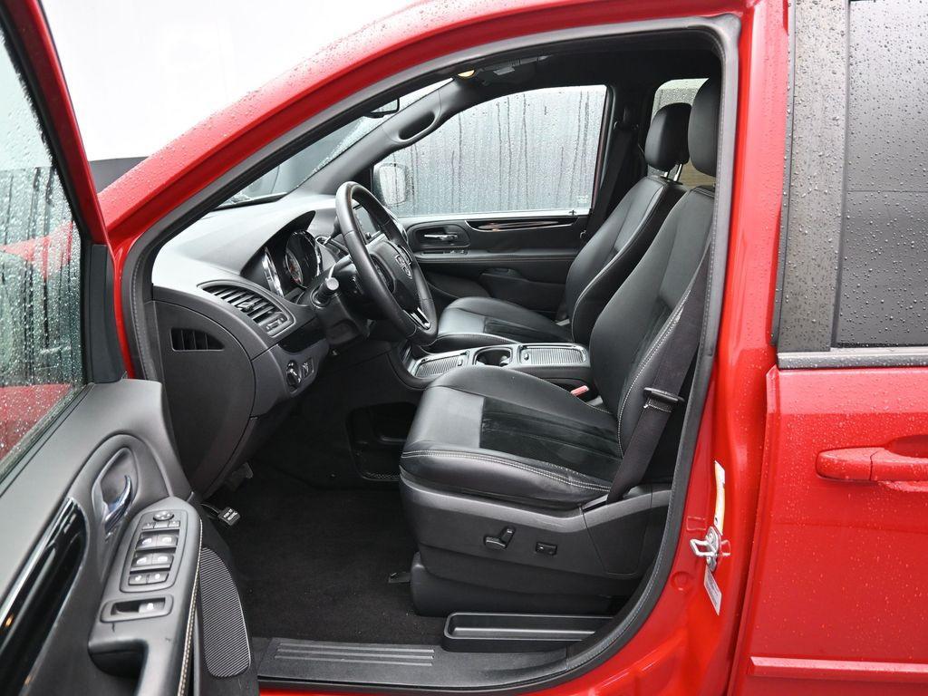 used 2015 Dodge Grand Caravan car, priced at $8,949
