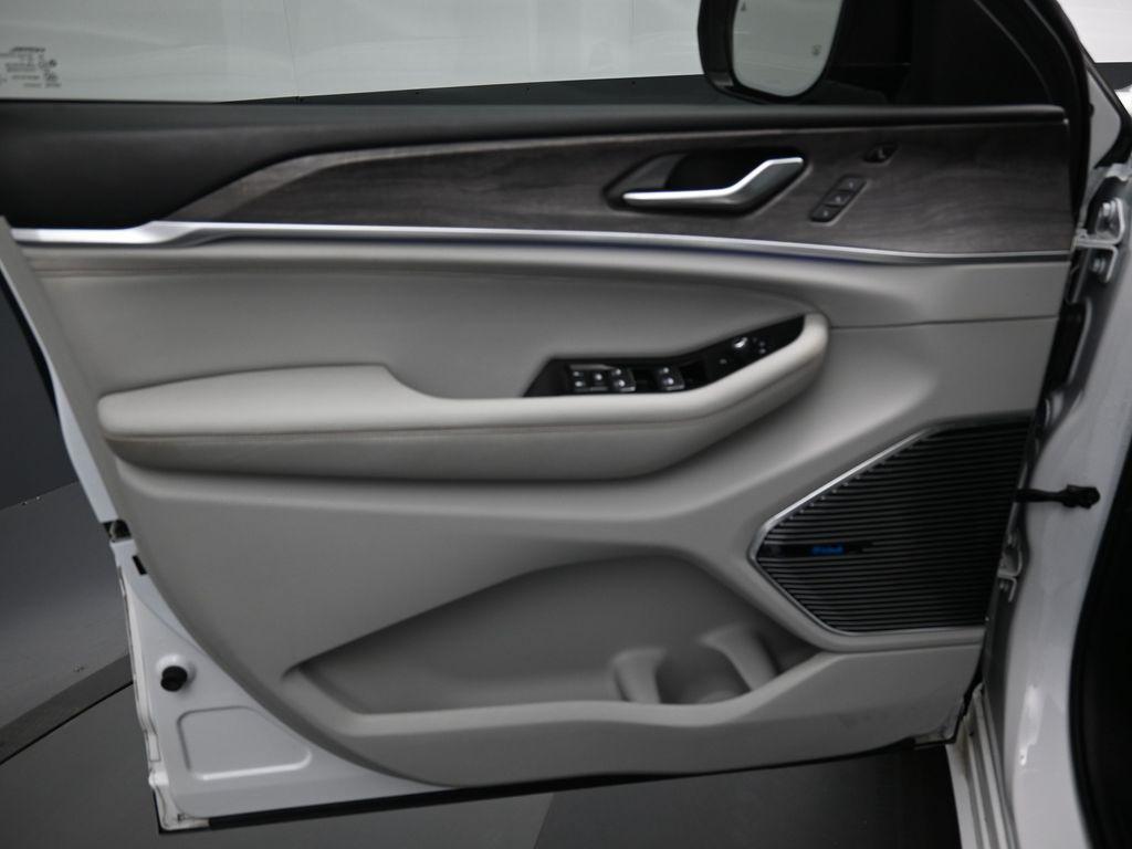 used 2021 Jeep Grand Cherokee L car, priced at $30,000