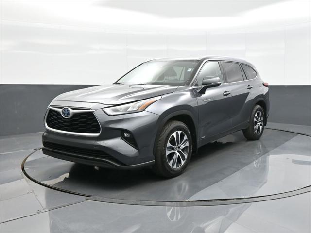 used 2020 Toyota Highlander Hybrid car, priced at $33,997