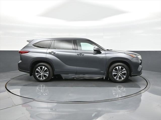 used 2020 Toyota Highlander Hybrid car, priced at $33,997