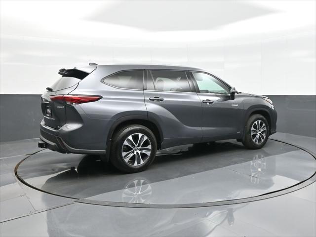 used 2020 Toyota Highlander Hybrid car, priced at $33,997