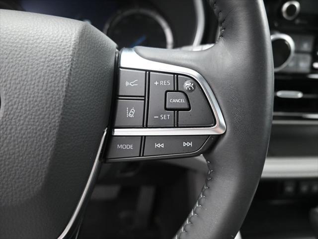 used 2020 Toyota Highlander Hybrid car, priced at $33,997