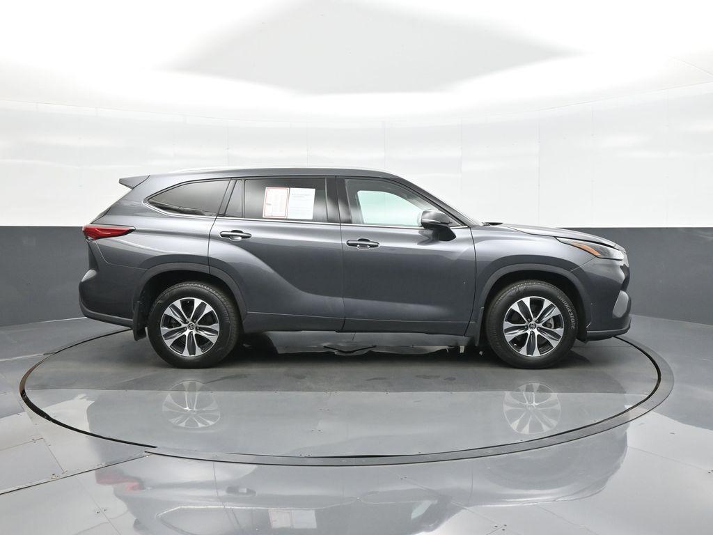used 2021 Toyota Highlander car, priced at $38,159