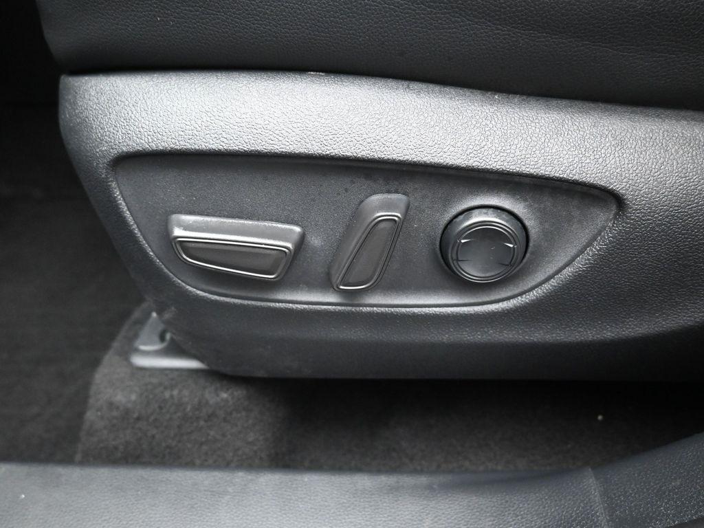 used 2021 Toyota Highlander car, priced at $38,159