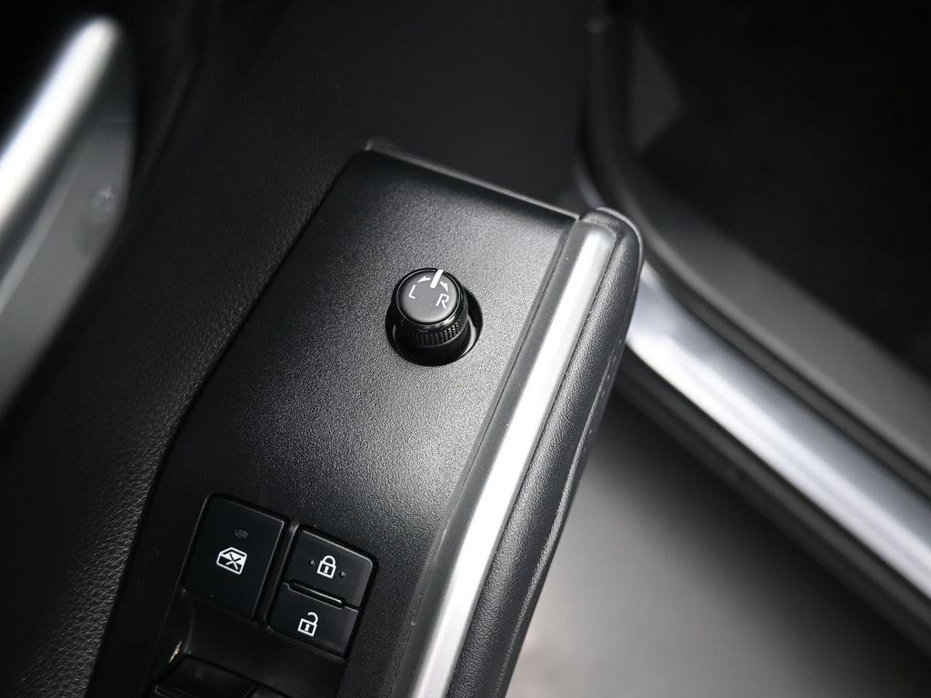 used 2021 Toyota Highlander car, priced at $38,159