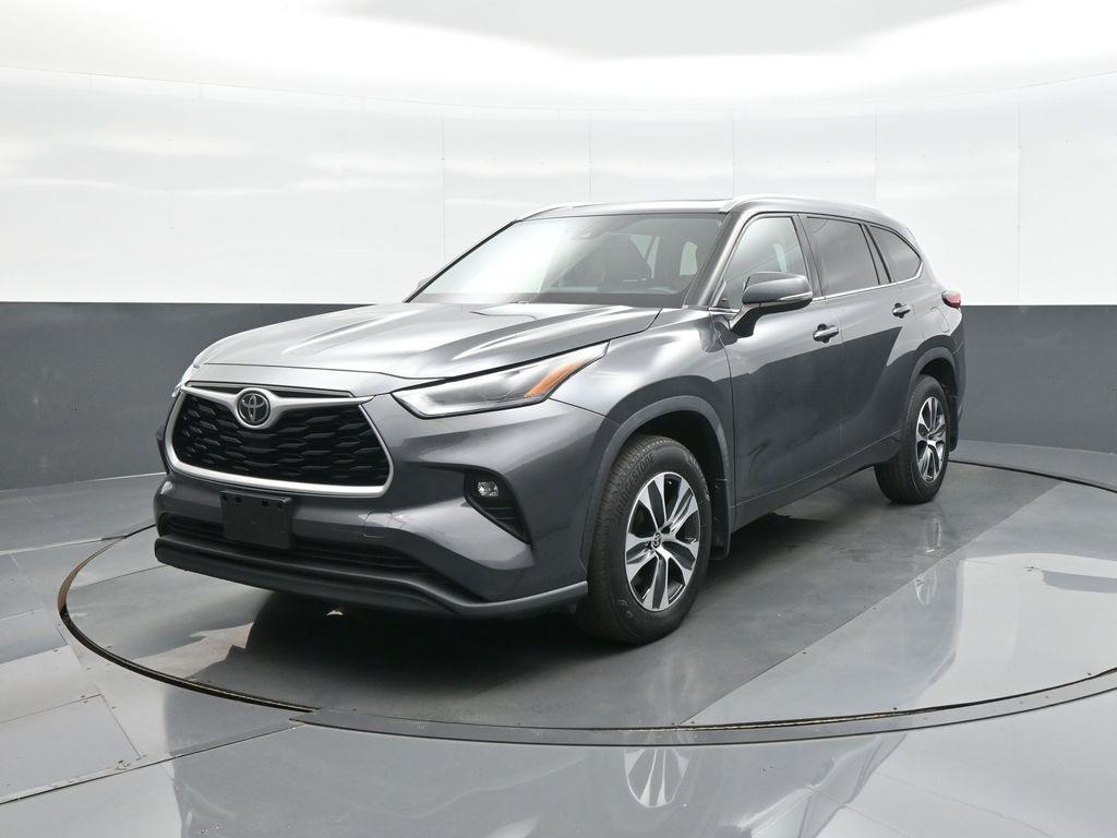 used 2021 Toyota Highlander car, priced at $38,159