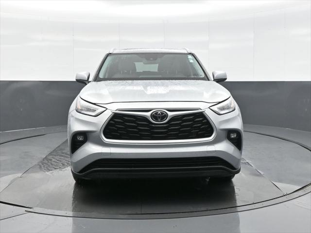 used 2021 Toyota Highlander car, priced at $32,998