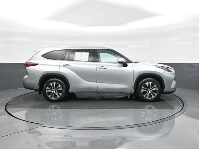 used 2021 Toyota Highlander car, priced at $32,998