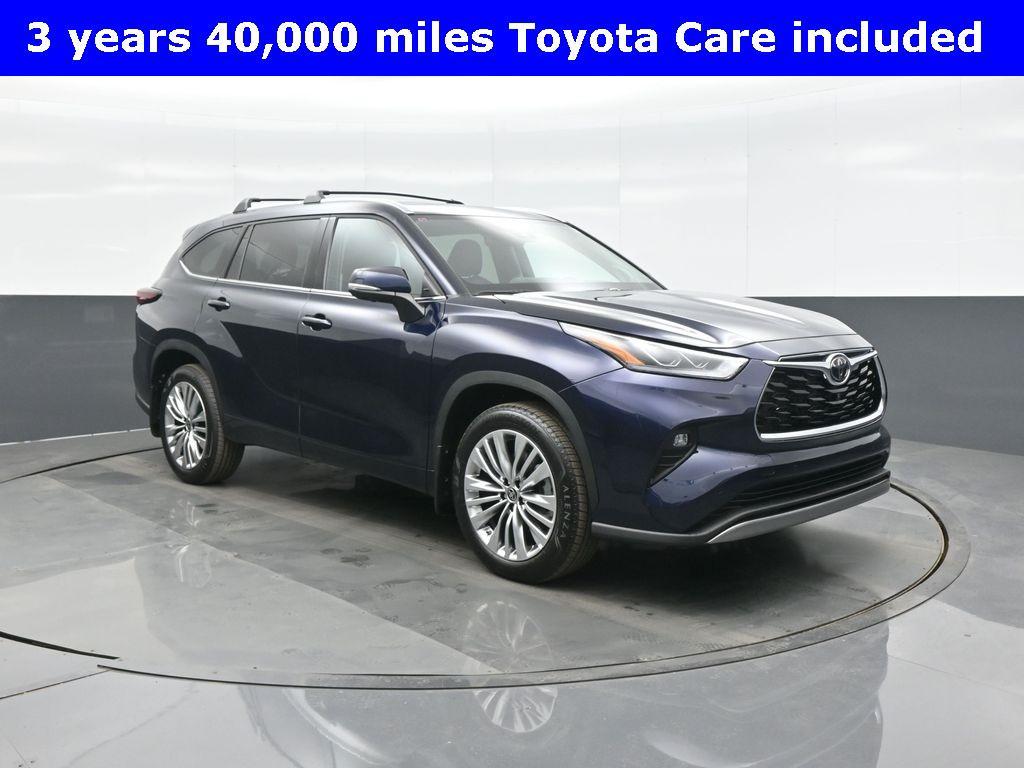 used 2025 Toyota Highlander car, priced at $55,500