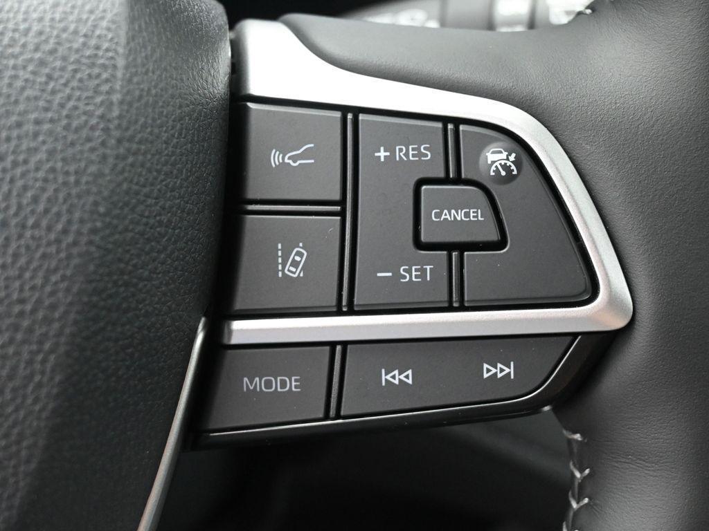 used 2025 Toyota Highlander car, priced at $55,500