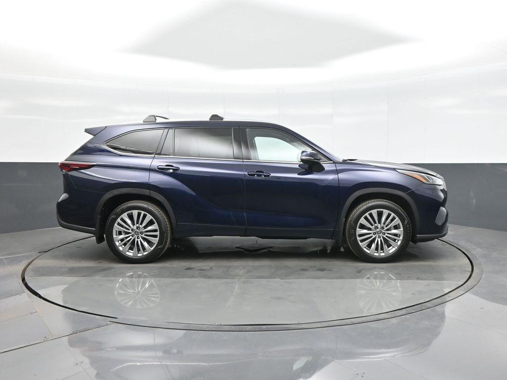 used 2025 Toyota Highlander car, priced at $55,500