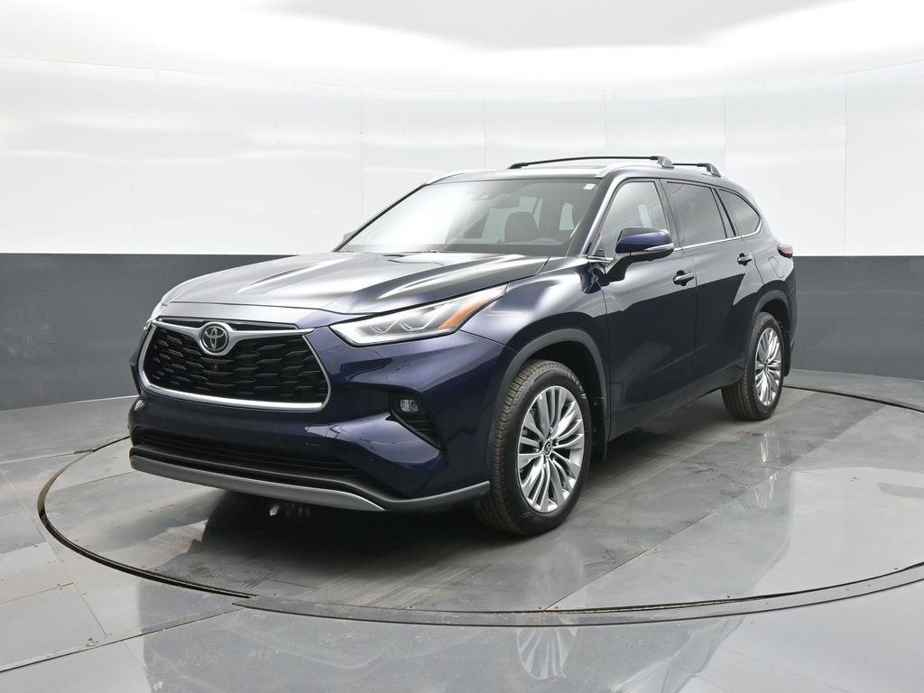 used 2025 Toyota Highlander car, priced at $55,500