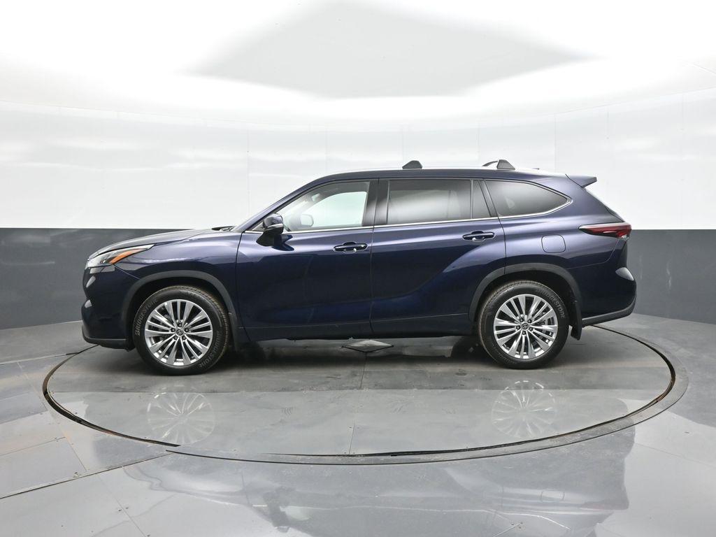 used 2025 Toyota Highlander car, priced at $55,500