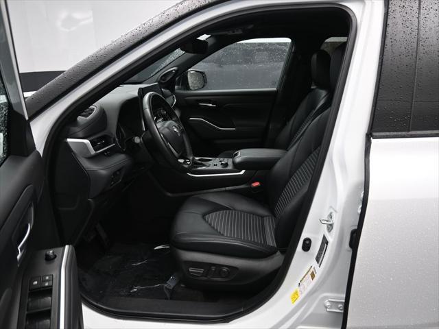 used 2023 Toyota Highlander car, priced at $49,779