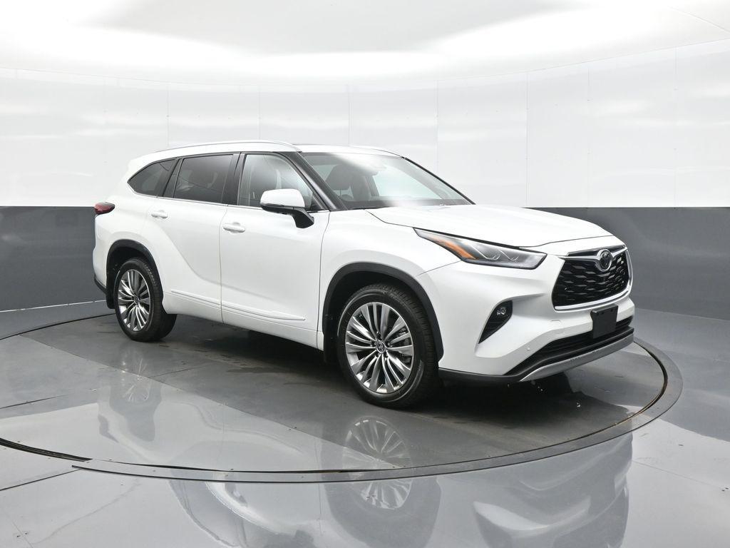 used 2022 Toyota Highlander car, priced at $43,869