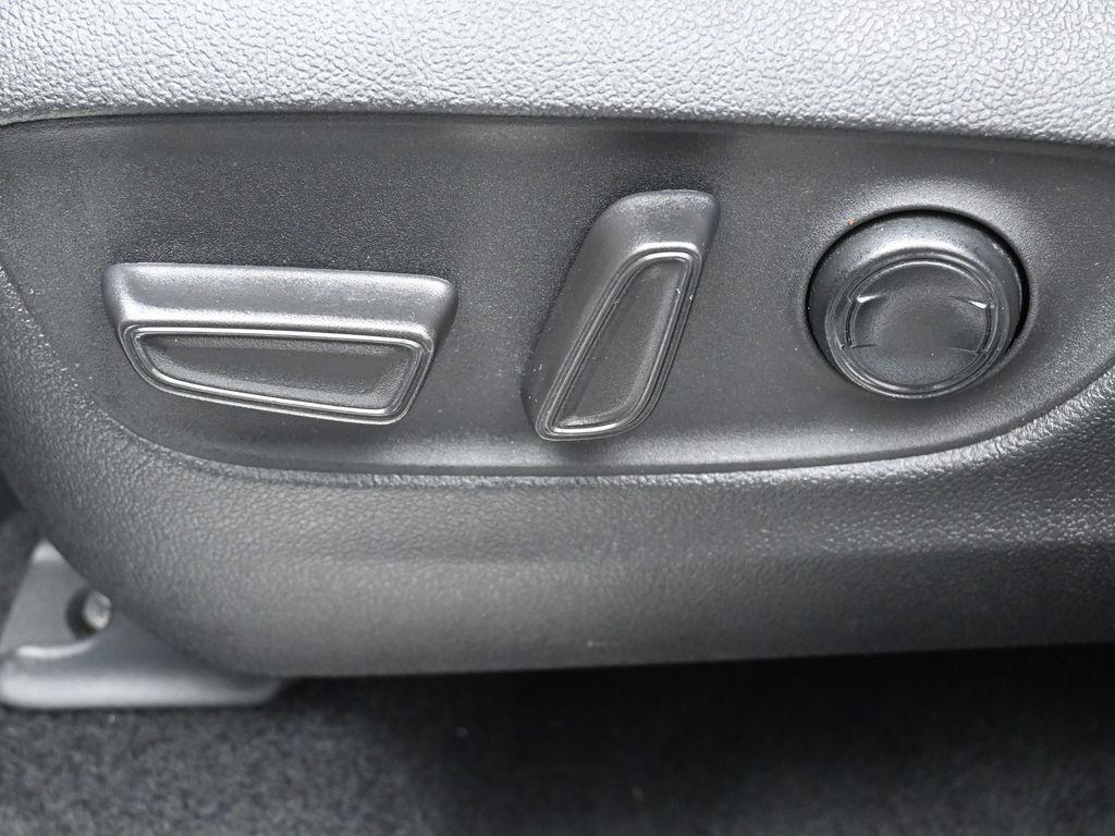 used 2022 Toyota Highlander car, priced at $43,869