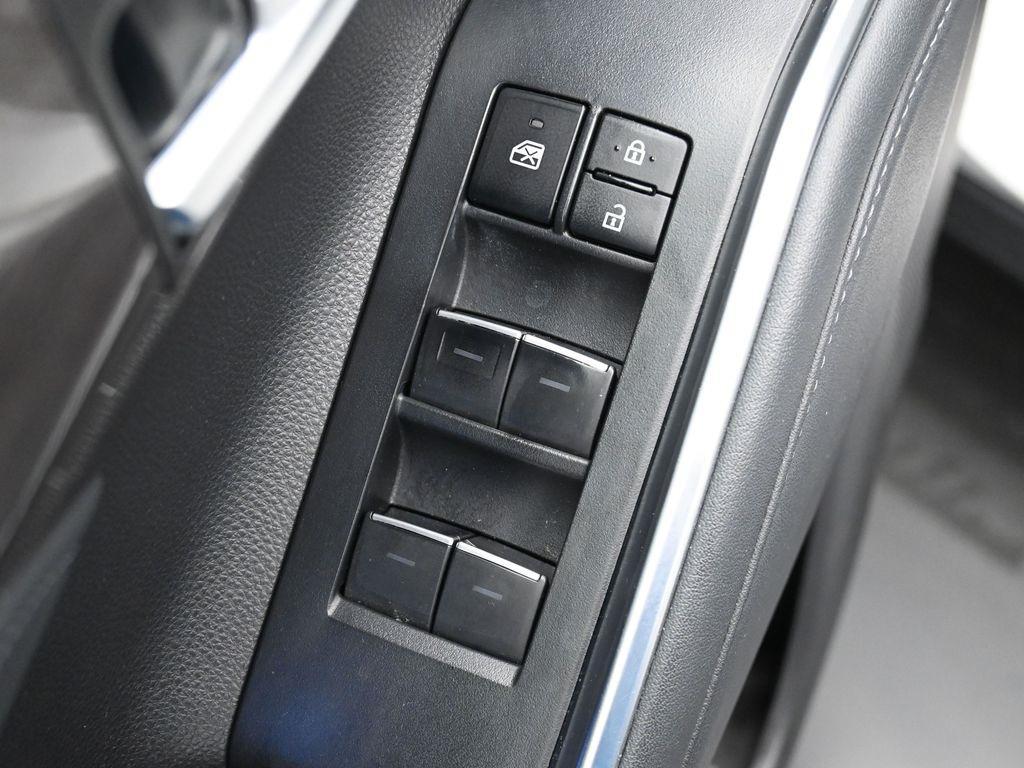 used 2022 Toyota Highlander car, priced at $43,869