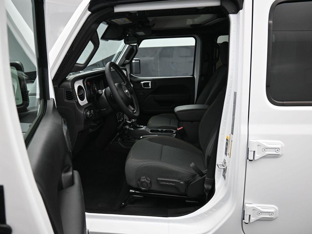 used 2025 Jeep Gladiator car, priced at $38,942