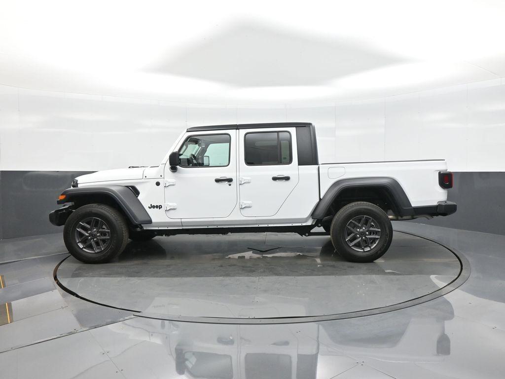 used 2025 Jeep Gladiator car, priced at $38,942