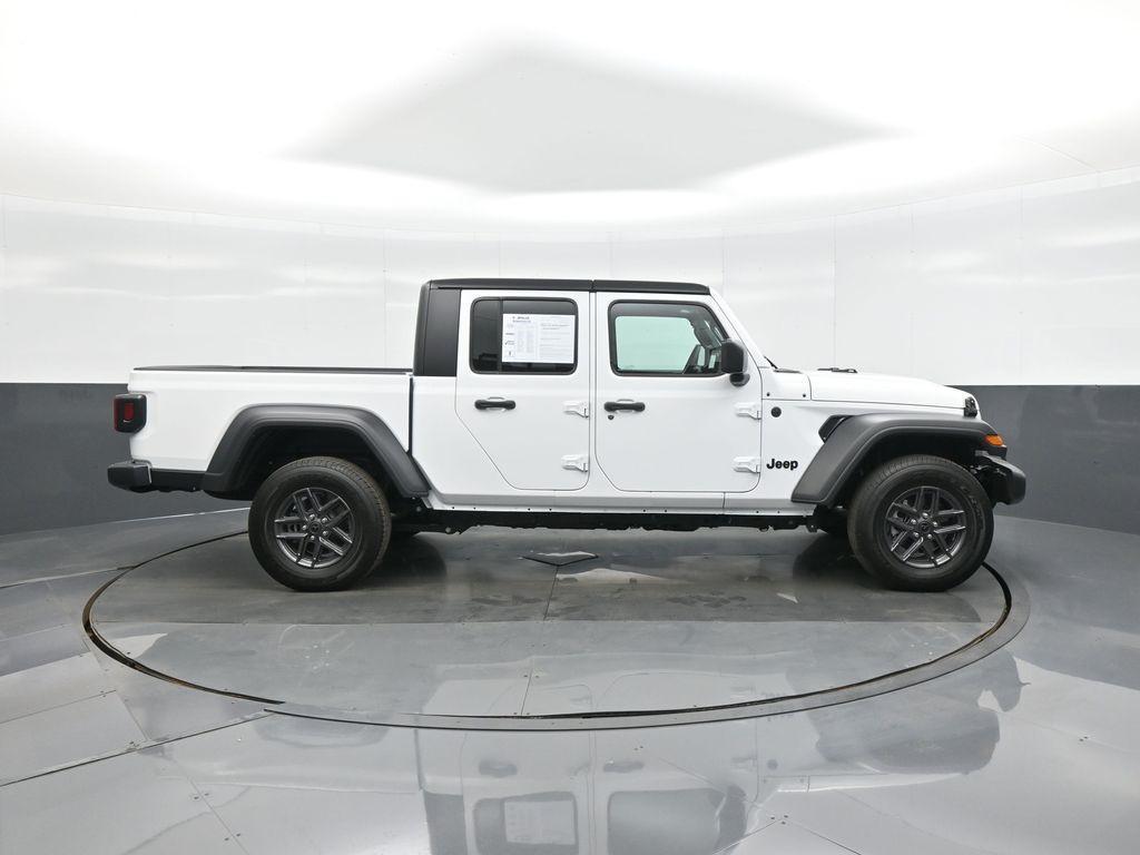 used 2025 Jeep Gladiator car, priced at $38,942