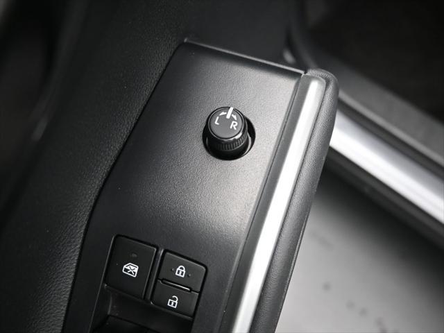 used 2023 Toyota Highlander car, priced at $37,468