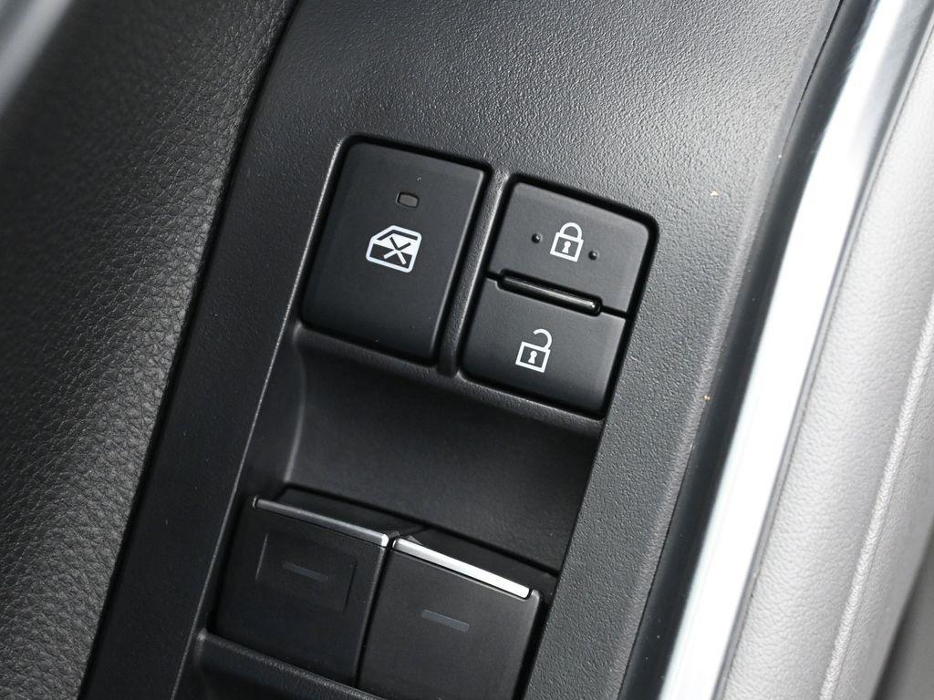used 2022 Toyota Highlander Hybrid car, priced at $46,995