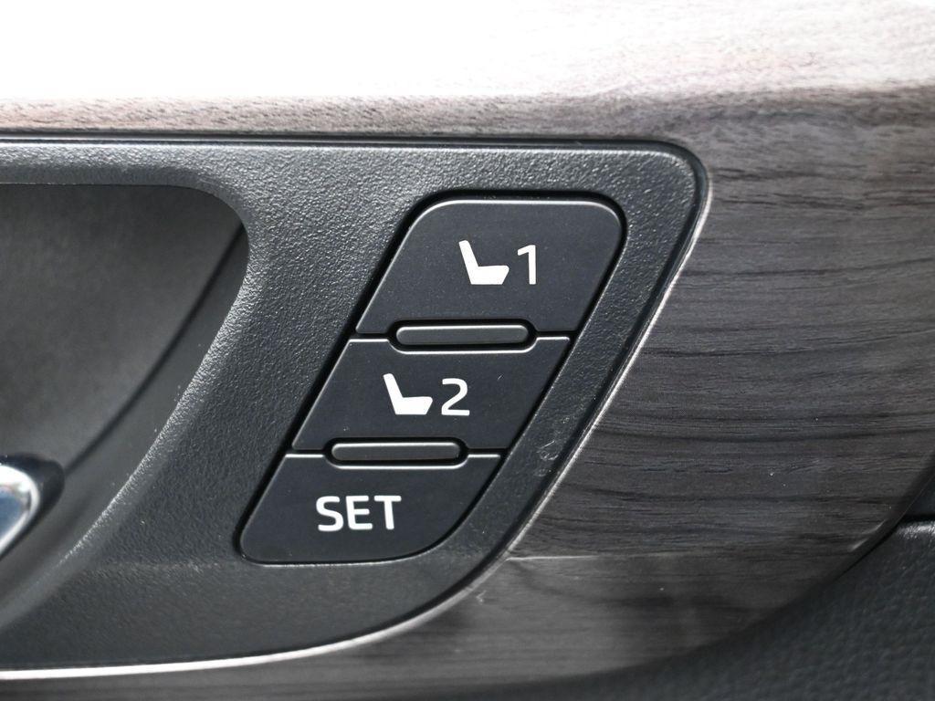 used 2022 Toyota Highlander Hybrid car, priced at $46,995