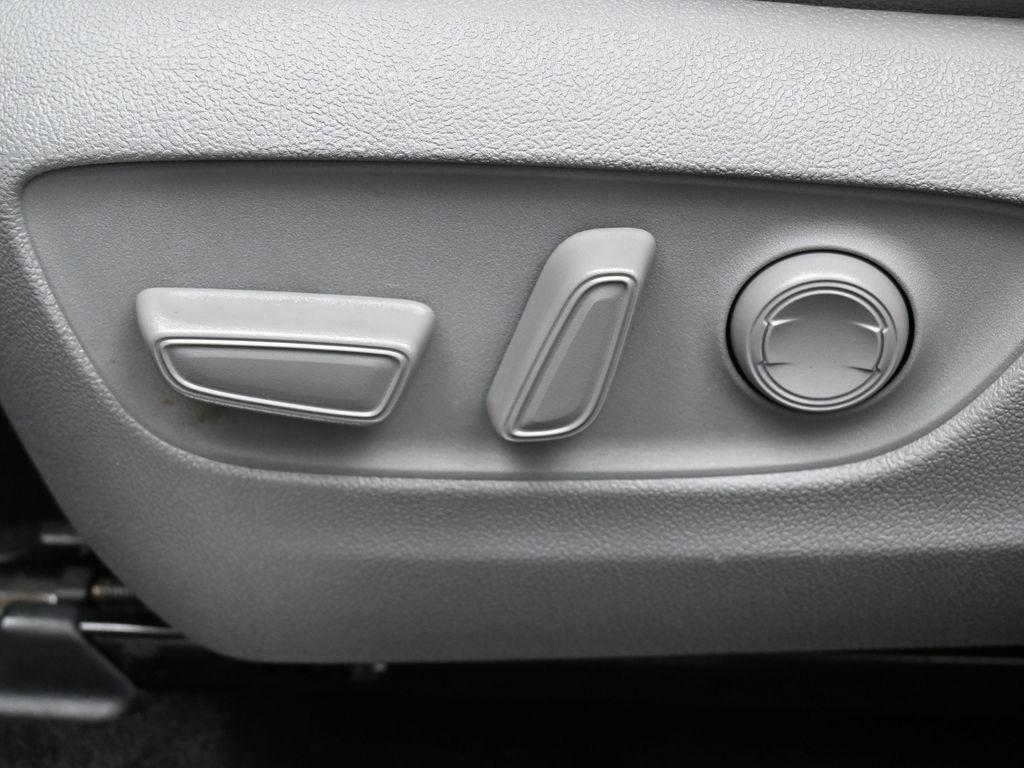 used 2022 Toyota Highlander Hybrid car, priced at $46,995