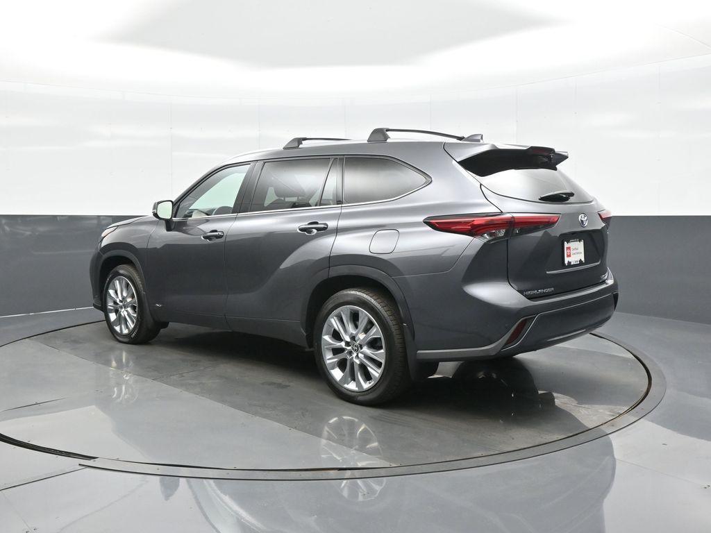 used 2022 Toyota Highlander Hybrid car, priced at $46,995