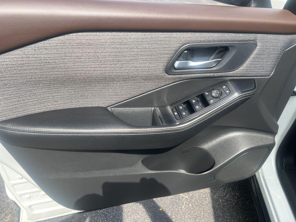 used 2023 Nissan Rogue car, priced at $21,999