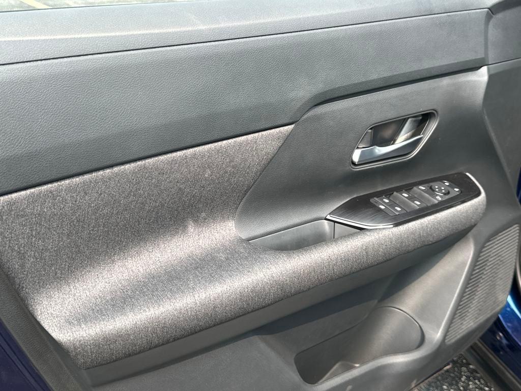 new 2025 Nissan Kicks car, priced at $26,708