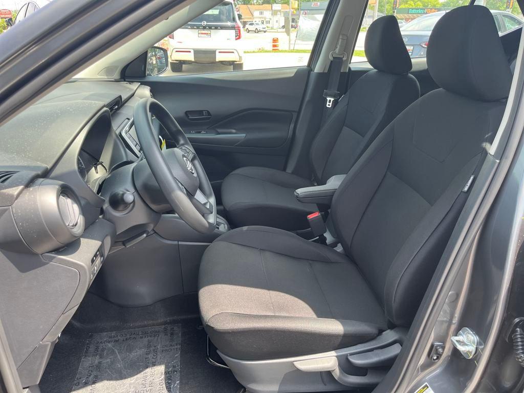 new 2025 Nissan Kicks Play car, priced at $21,979