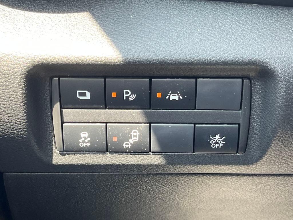 new 2025 Nissan Kicks Play car, priced at $21,979