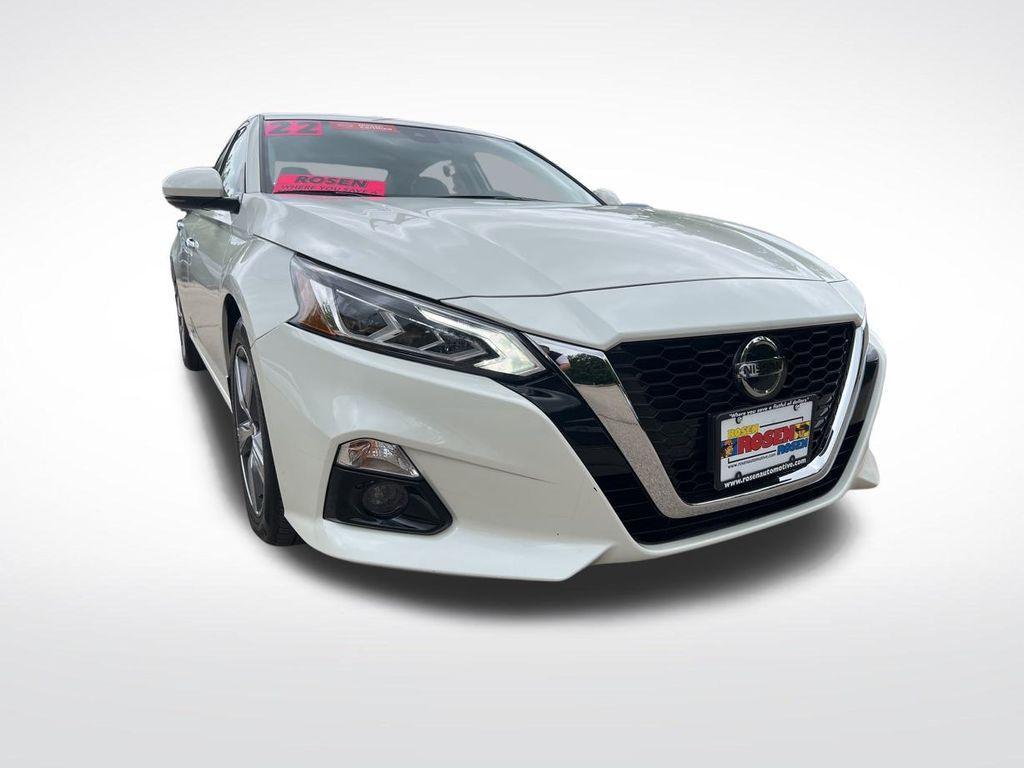 used 2022 Nissan Altima car, priced at $26,314