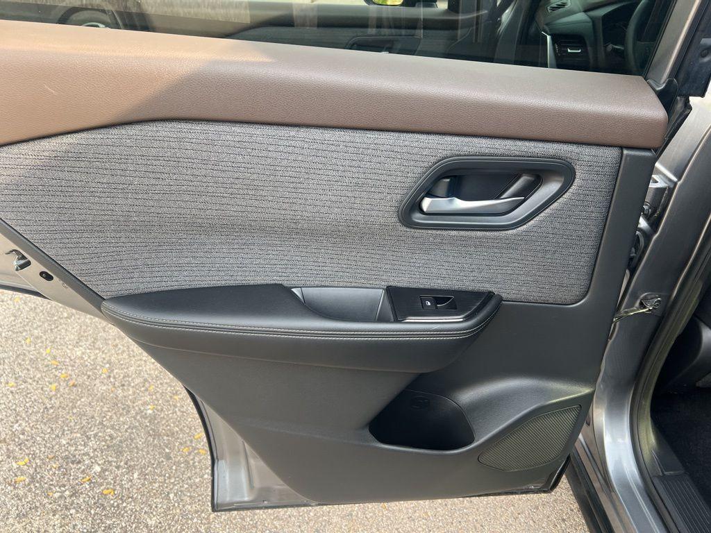 used 2022 Nissan Rogue car, priced at $17,999