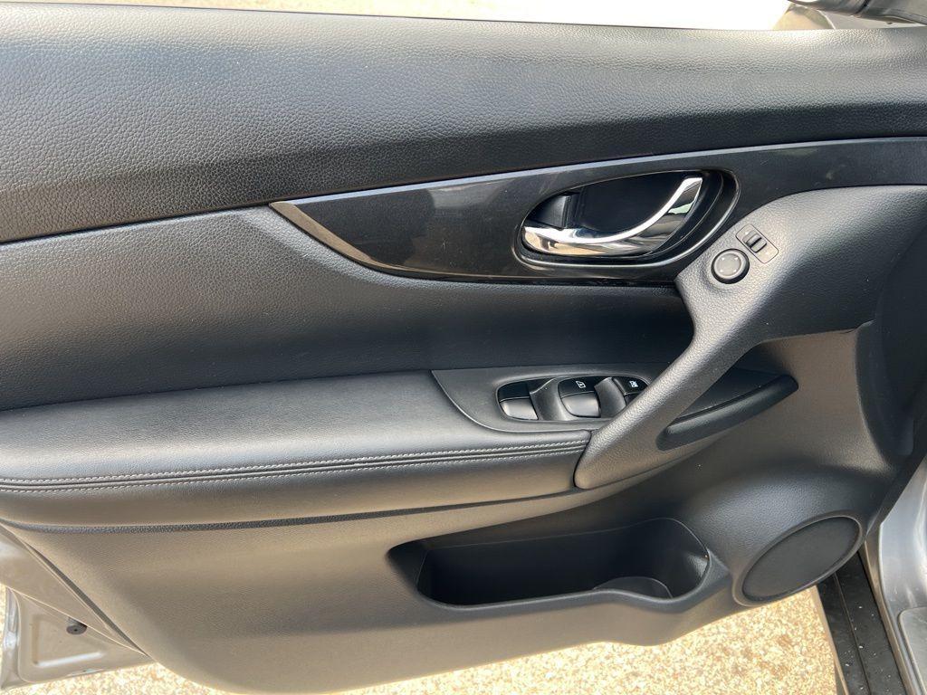 used 2018 Nissan Rogue car, priced at $17,907