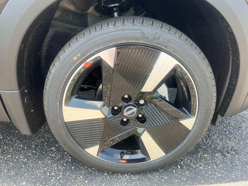 new 2025 Nissan Kicks car, priced at $26,857