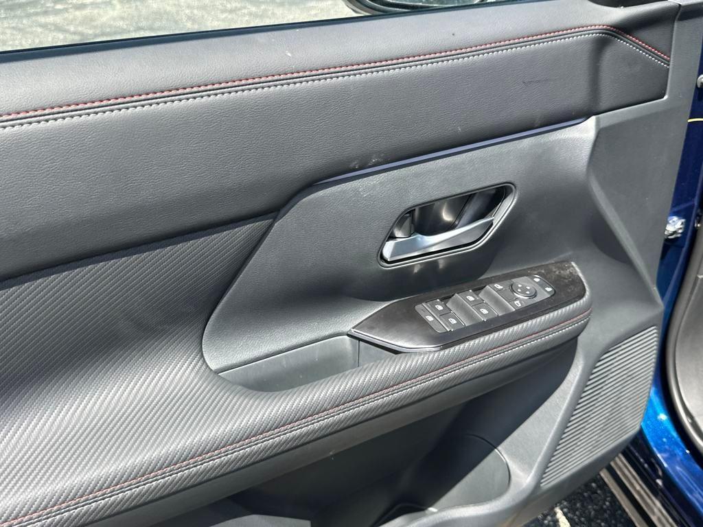 new 2025 Nissan Kicks car, priced at $28,262