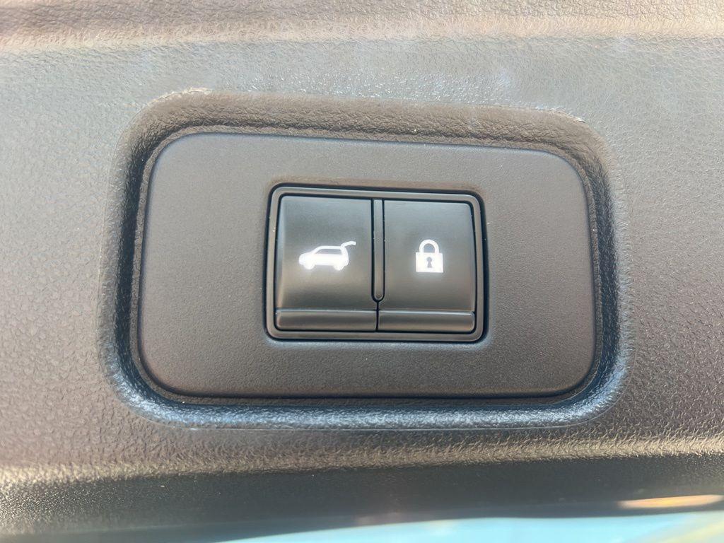 used 2022 Nissan Pathfinder car, priced at $31,295