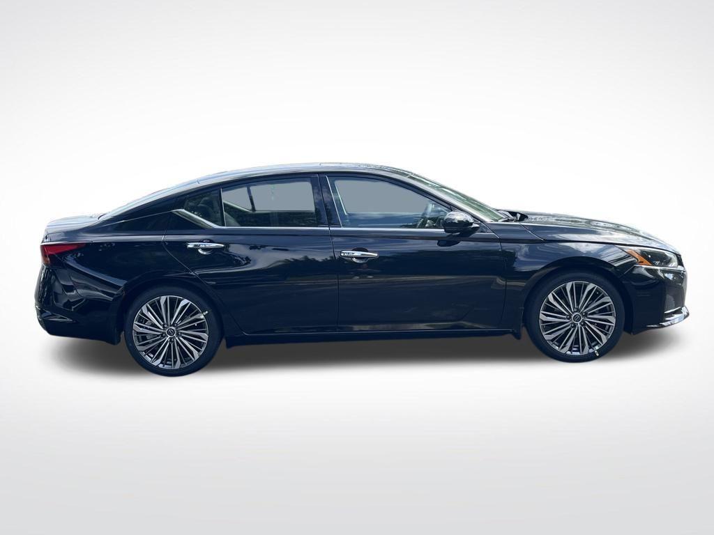 new 2025 Nissan Altima car, priced at $32,673